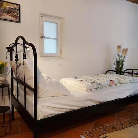 Old Winery アパート ブリーデル